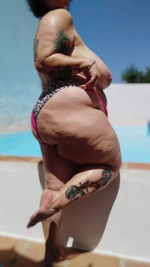 I'm massive and natural all around by bbwaltswitch