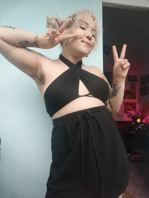 It's nice to meet lovers of hairy armpits :3 by OliveCummm