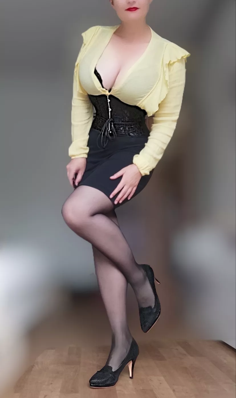 Monday's here, let's do it posted by BlushedObsession