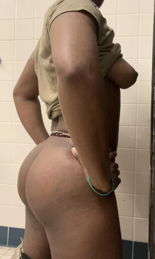 Now serving chocolate cake at a DFAC near you 🤤 by General_Plan7009