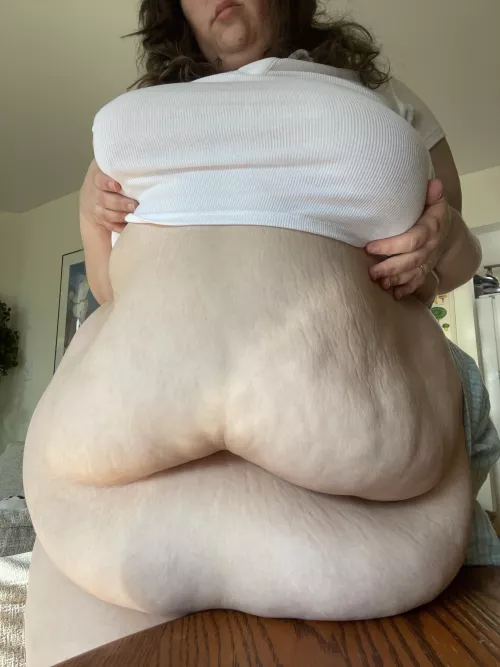 queen of the double belly by sleazy-deezy