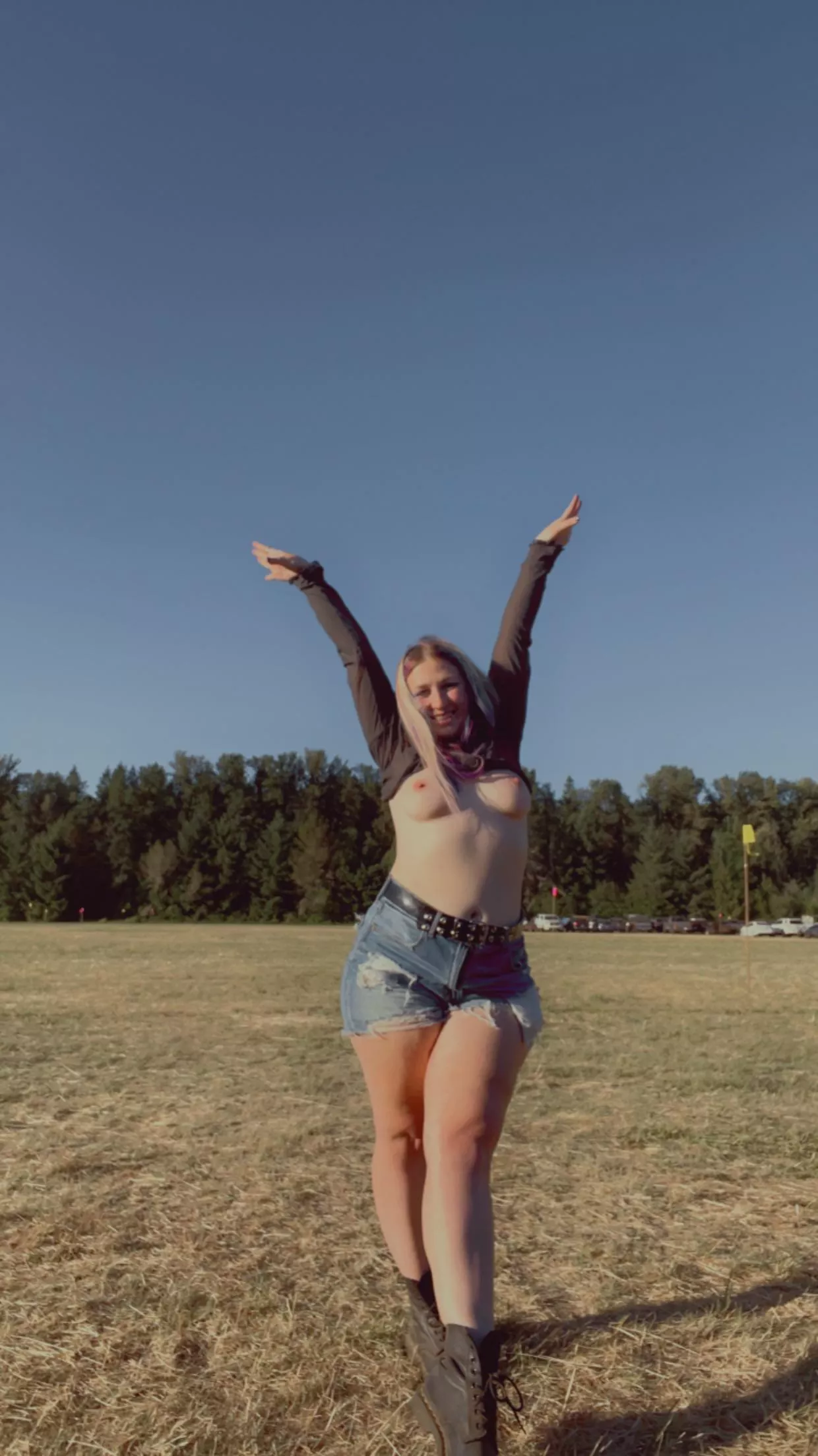 The Oregon Country Fair is known for being crazy…I made it even crazier and had my tits out all day! Thousands of people eye fucked me!😍🍒🤠 posted by lexxiskybabe