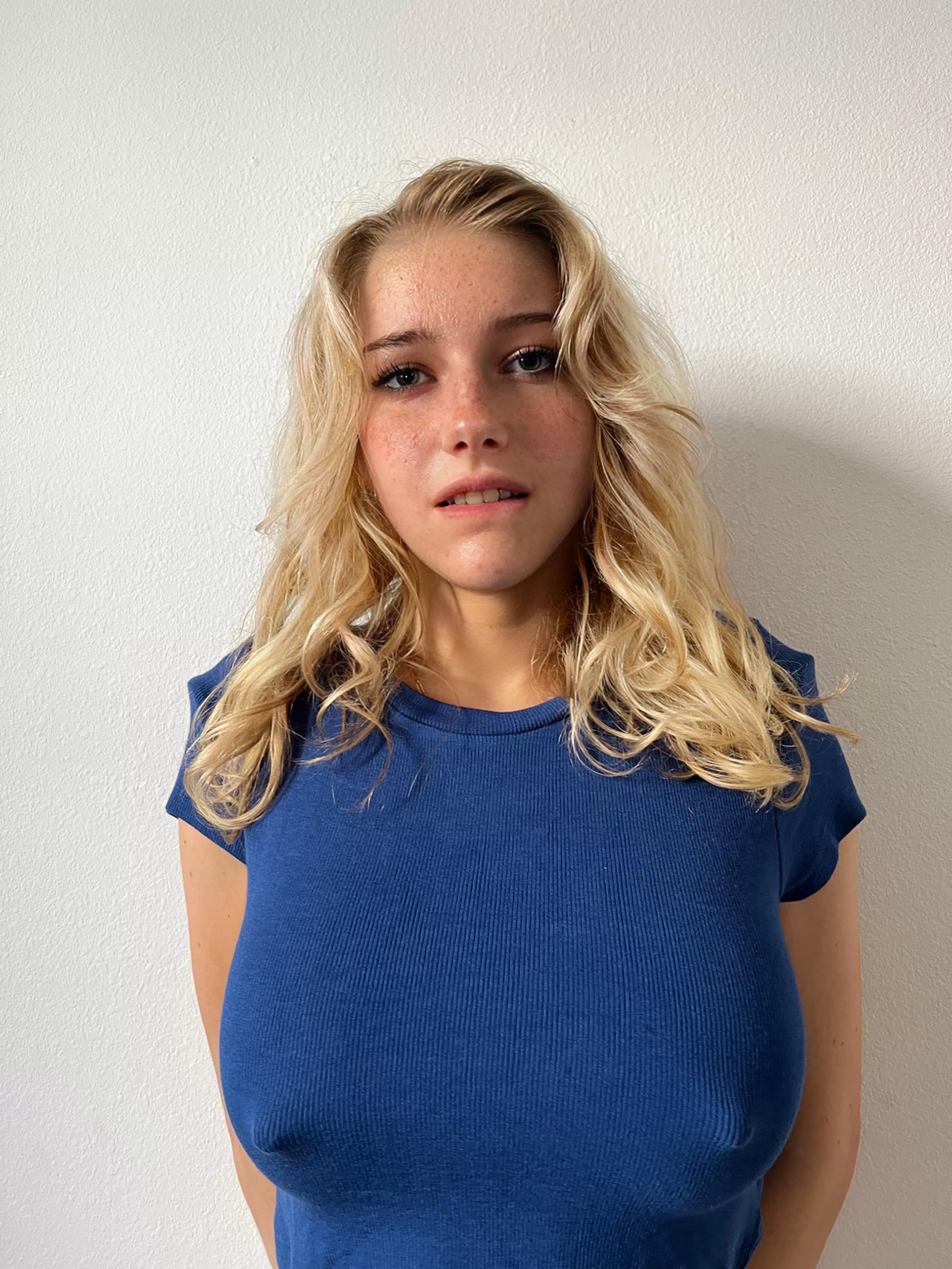 ugh i want u posted by ItsBumbleBea