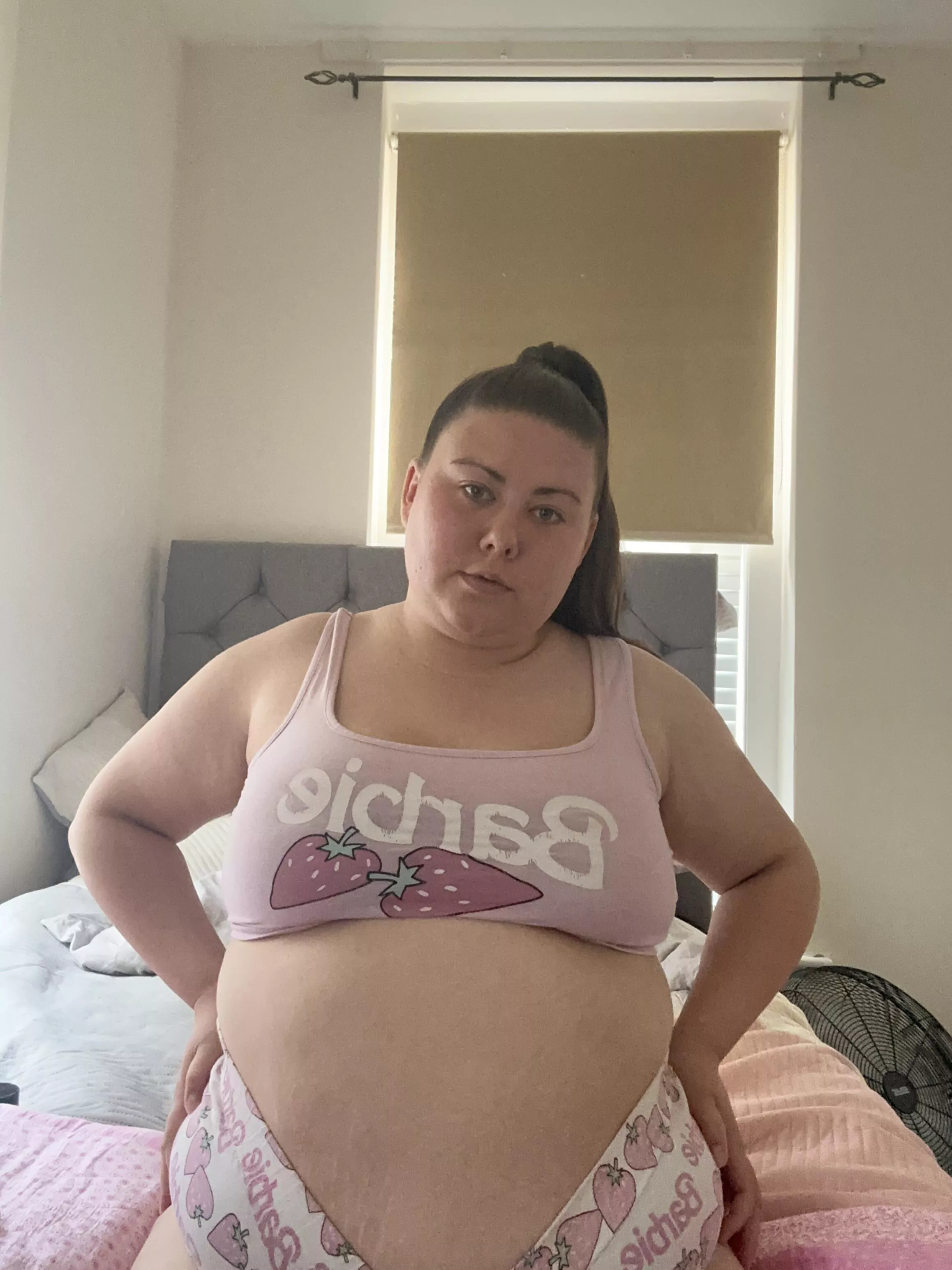 Use me like a big fat slut 😈 posted by goddess_chloe97