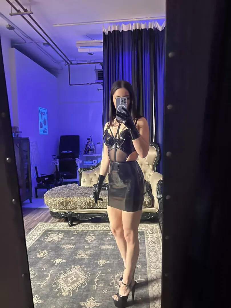 A goddess like me deserves to be worshipped by a sissy like you. Submit to me completely and get completely feminized. by QueenMandyMoore