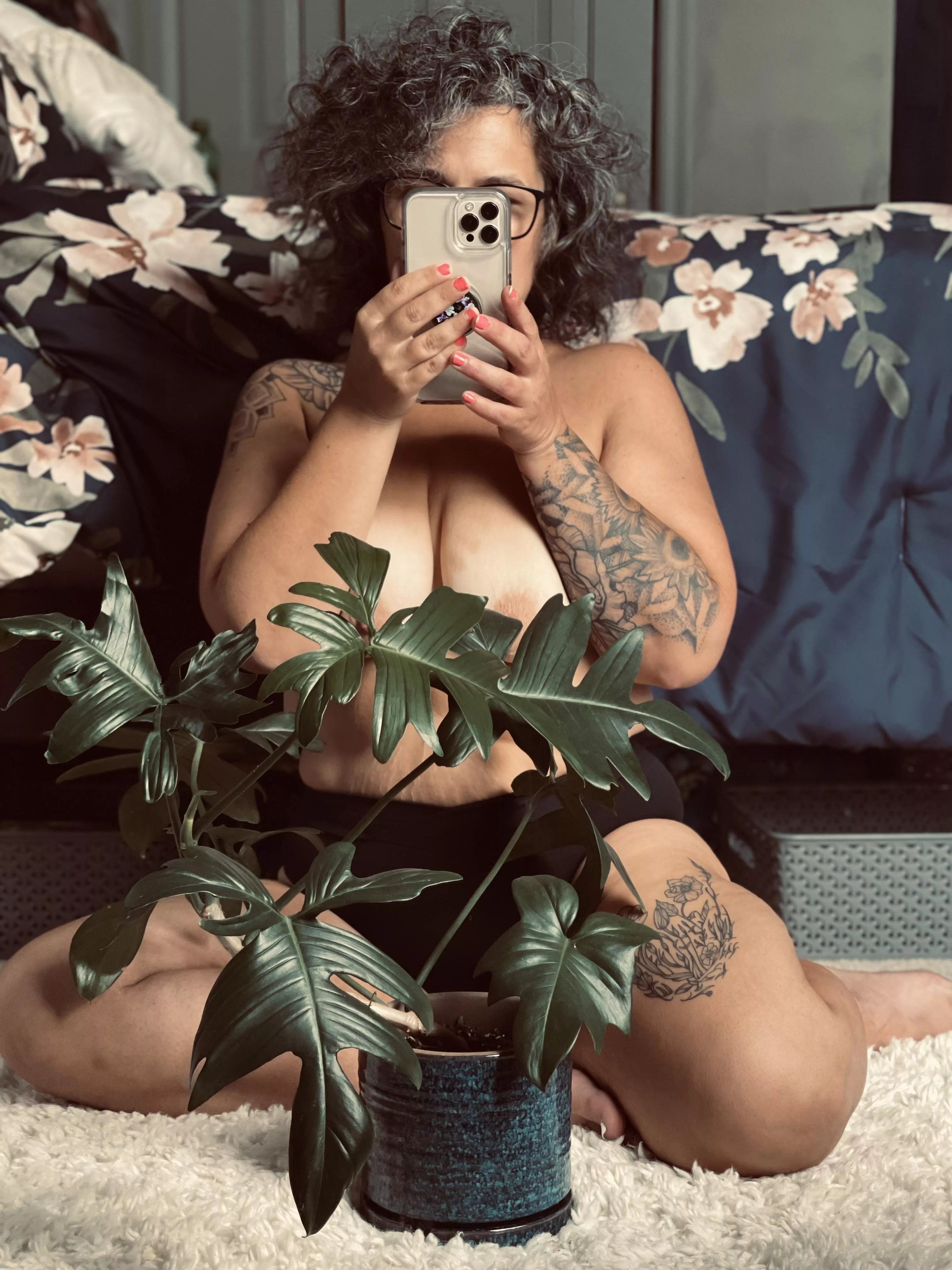 Captivating 🖤 posted by somewhatmagical03