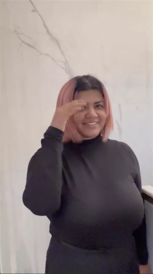 Desi chick in my saloon by meghasexyyy