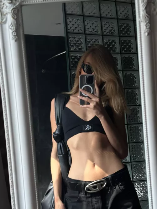 Do you like my outfit? by alexrebelgirl