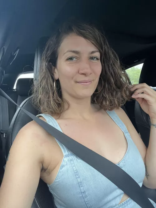 Feeling cute in the car 💁🏻‍♀️ [f] by maplesyrup_girl