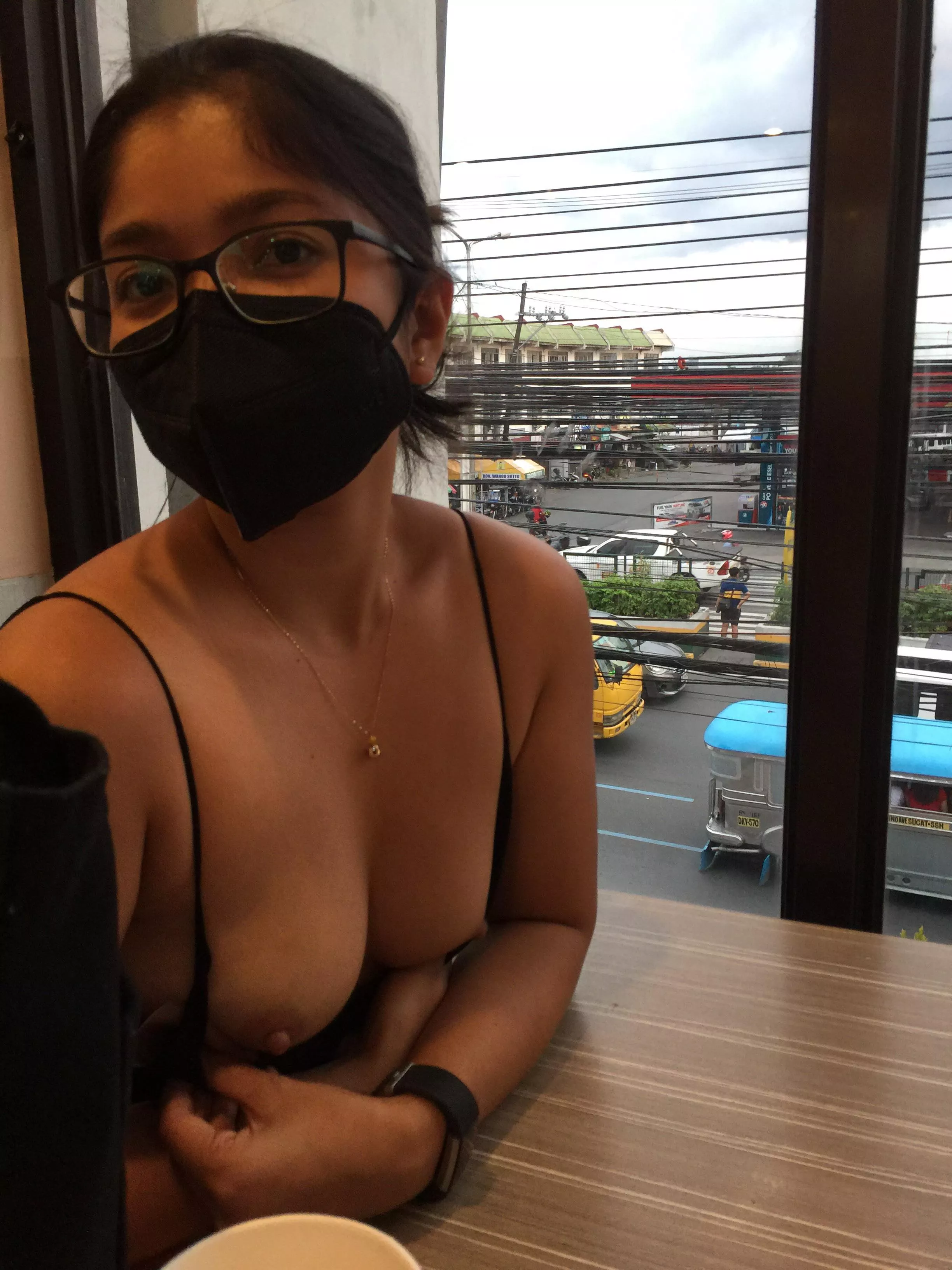 Flashing for that cute young waiter! posted by TinyAsianDoll18