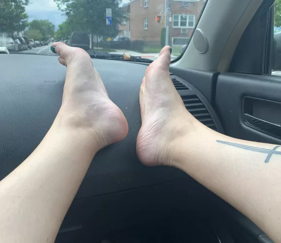 Gettin comfy for the drive by sirenskiss3