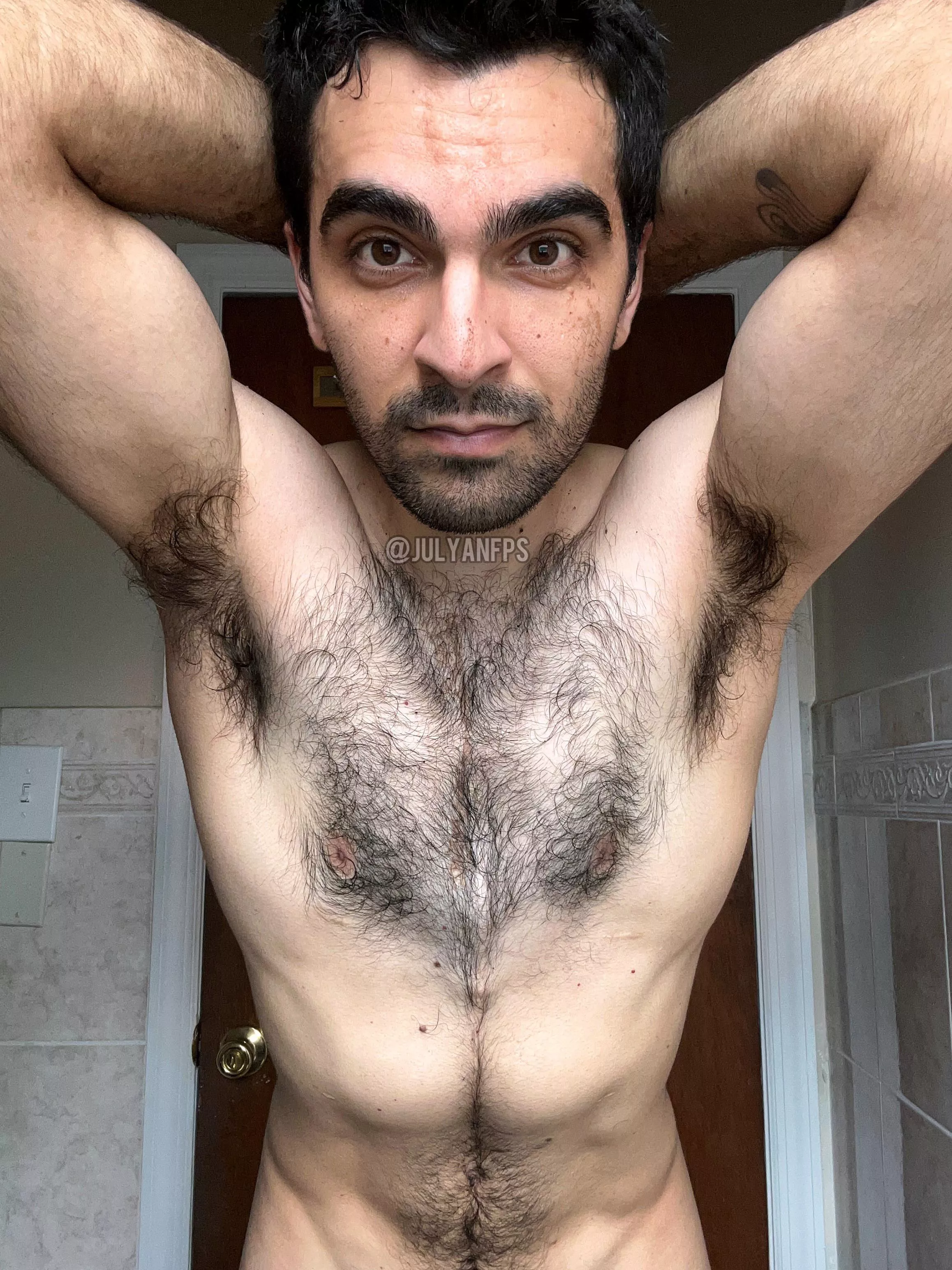 Got dirty af working outside, my whole body sweat like crazy! posted by julyanfps