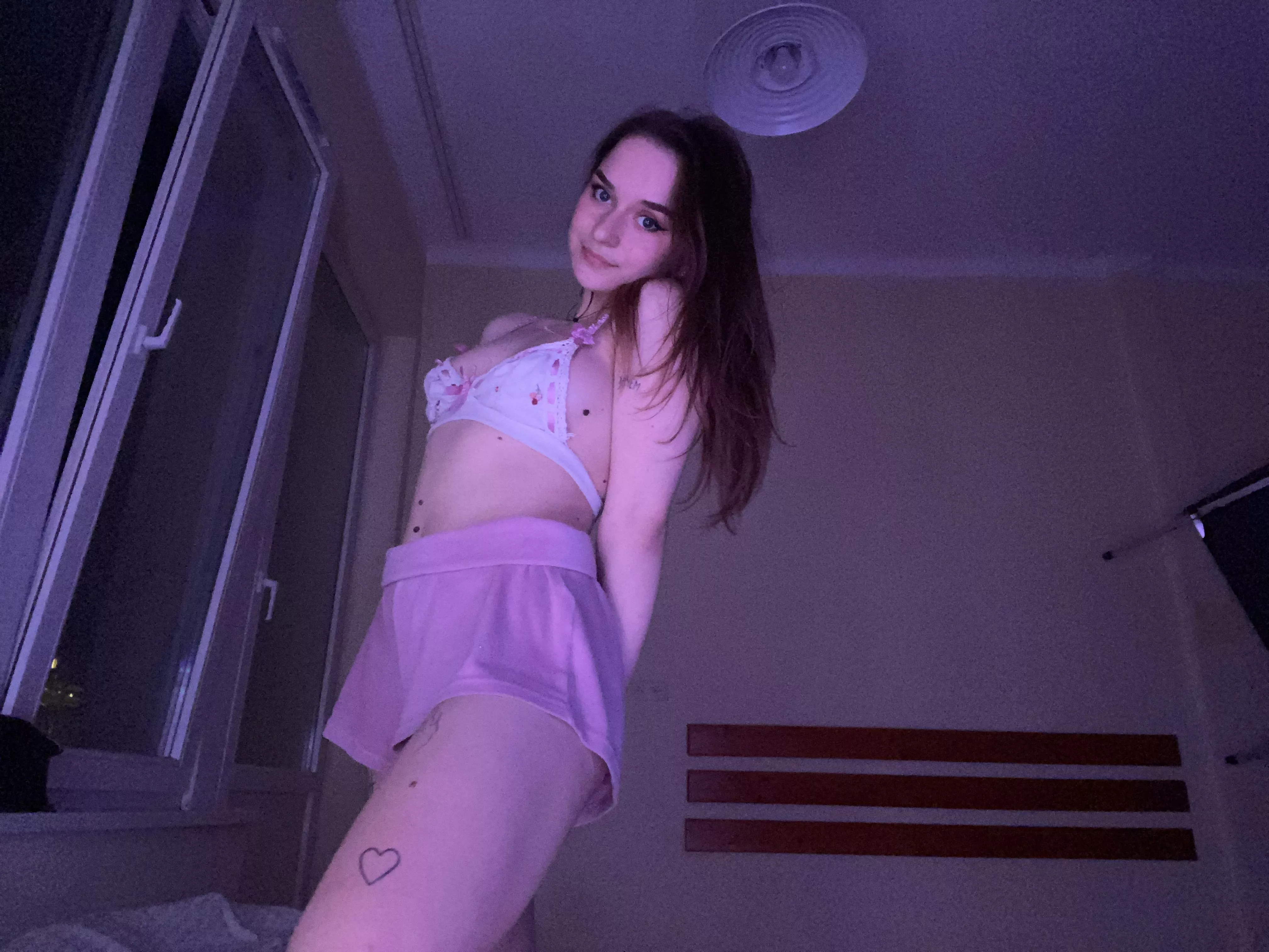 Guys ignore me because I'm only 4'9 😮‍💨 posted by abusivegrison12