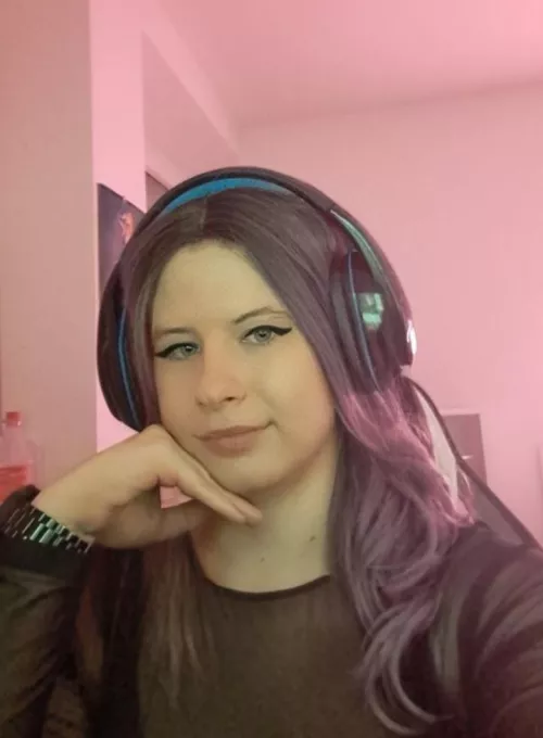 Hey everyone im new☺️ wdy think? by Pxxl_20