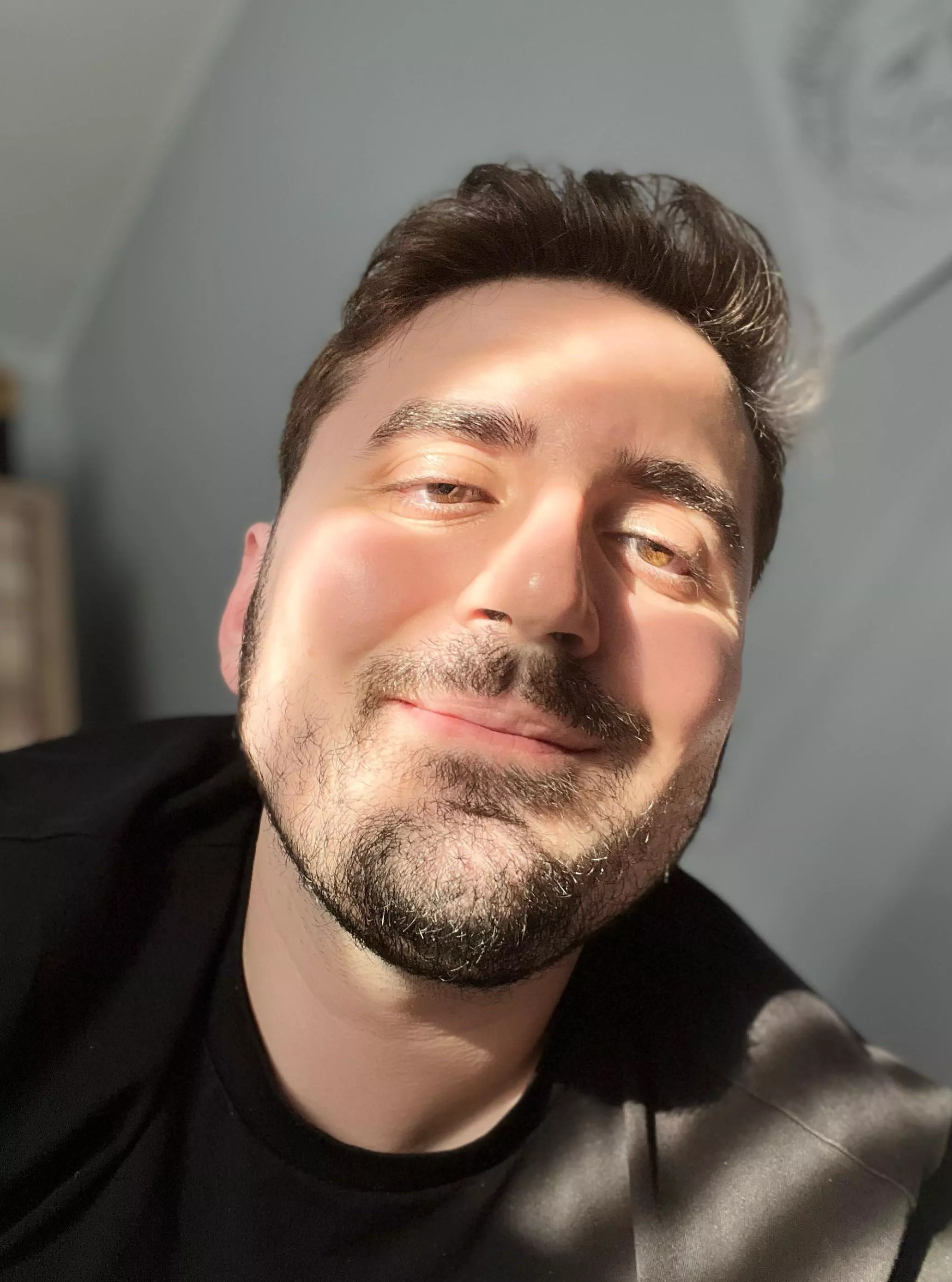 hey hey posted by 2mtalldude