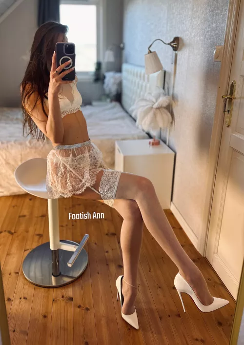 Let me show you what I can do by Footish_ann