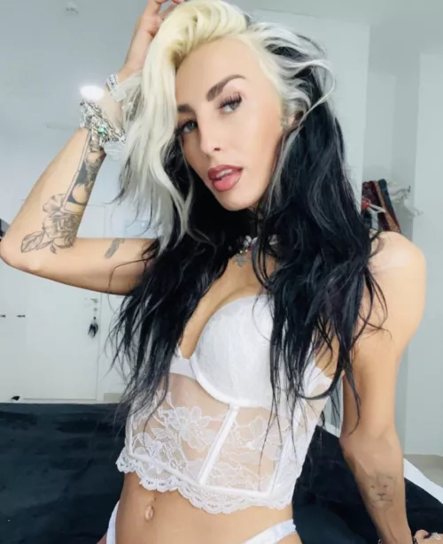 Lolly Monroe Black by besttincture