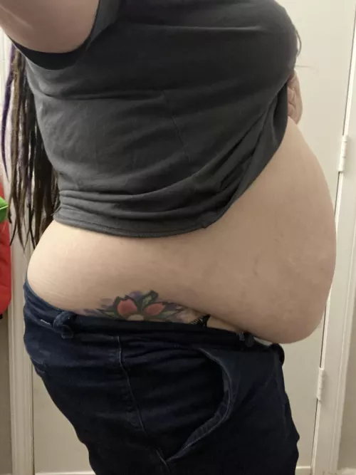 Sooo full! I had a bunch of pancakes at ihop. Now I’m full on the couch 😂🥰 by nerdy_amber1