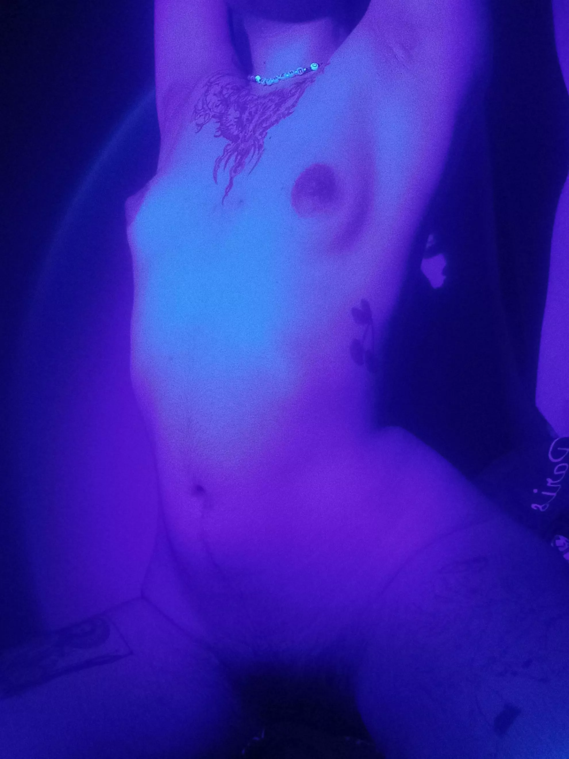 this light is 🤌 posted by wudukillmejerusalem