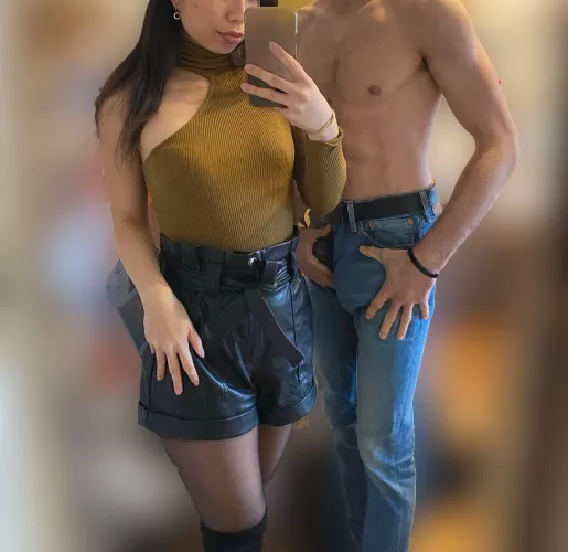 who wants to see my asian pussy getting fucked by this white dick? ;) by ChloeandJason