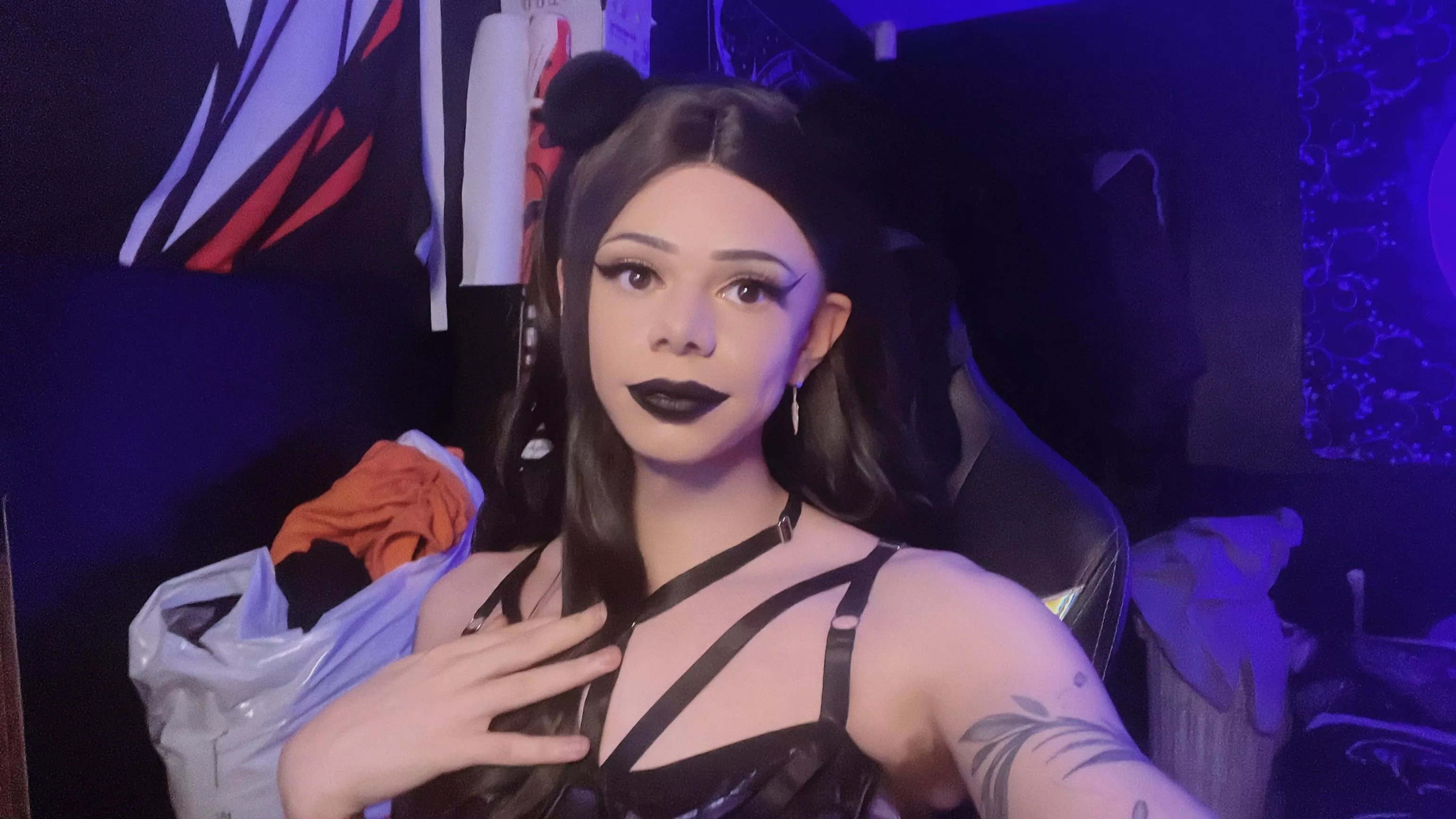 6 years this month since I started being more fem! ✨ posted by FloraJinora