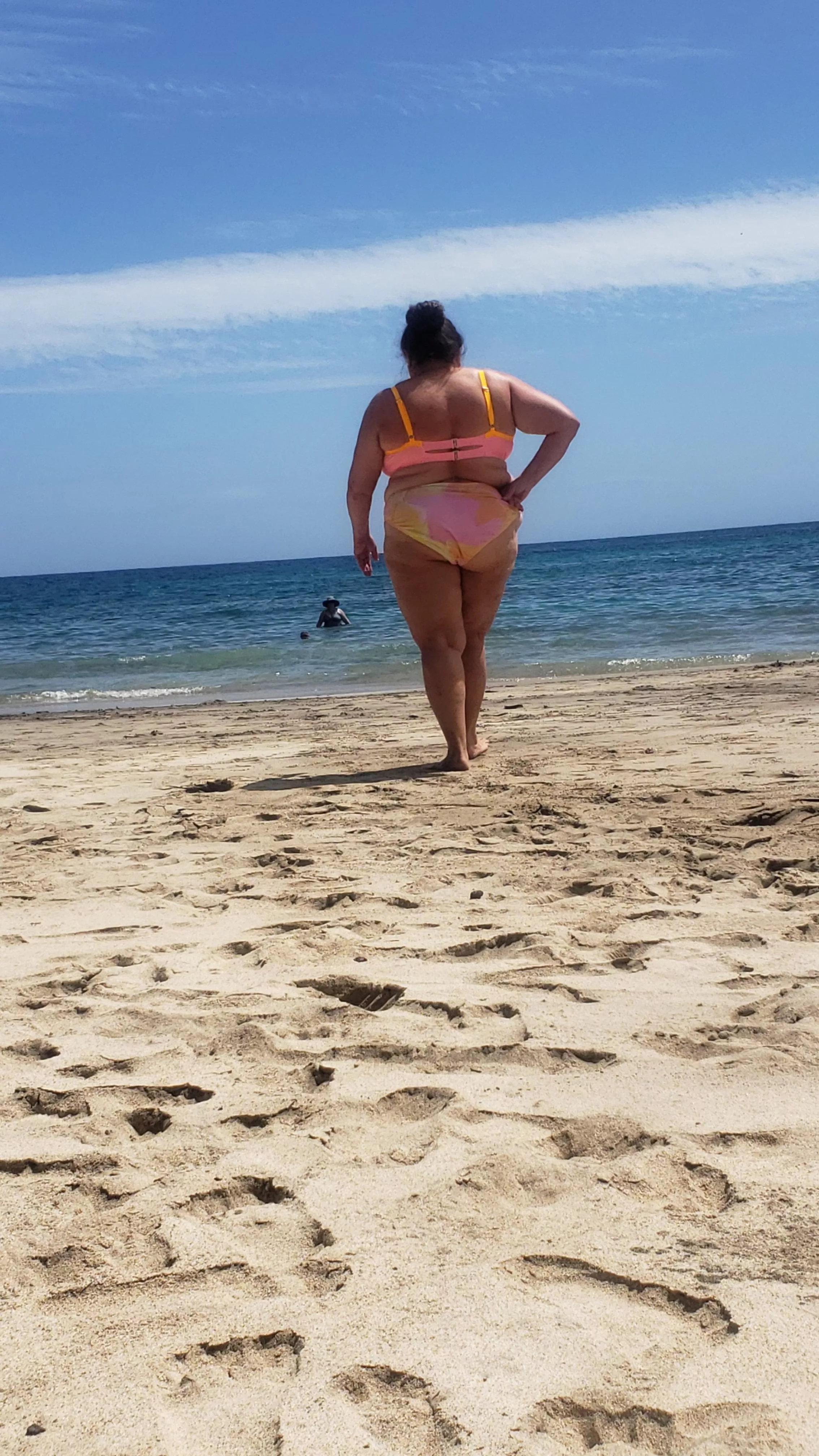 Bbw girl loves beach posted by cockman408