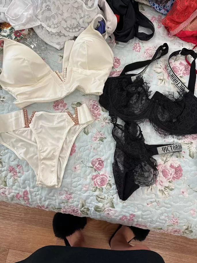 👀Black for morning games,white for evening? posted by sharplyfree