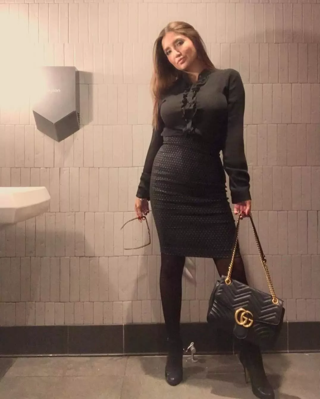 Boss babe in tights posted by LatinaSeven7