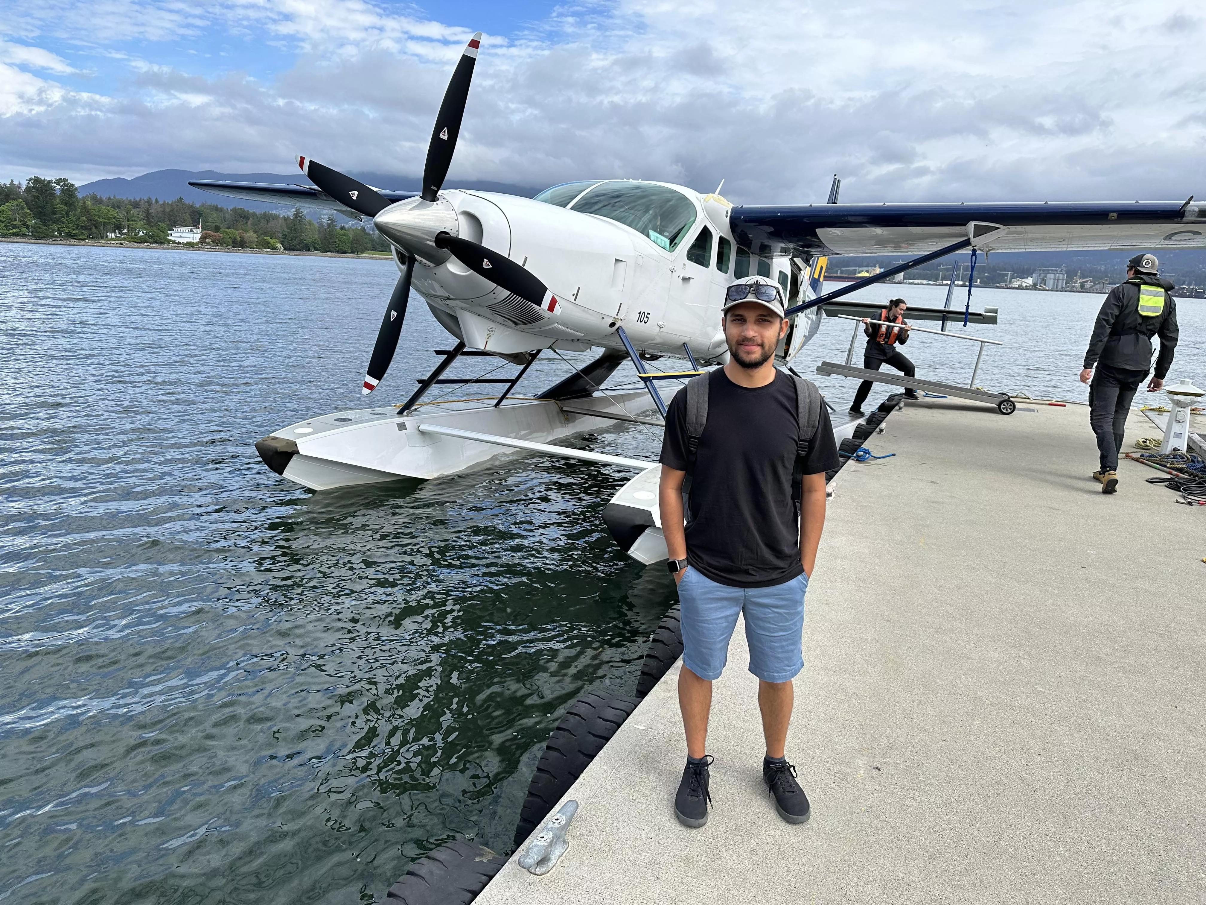 Bout to catch another flight (yeah) The apple bottom make ‘em wanna bite (yeah)🤪 another photo no one asked for 😅 posted by Own-Mission6164