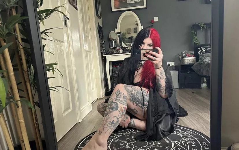 Can I be your new mistress? by MistressAlexmess