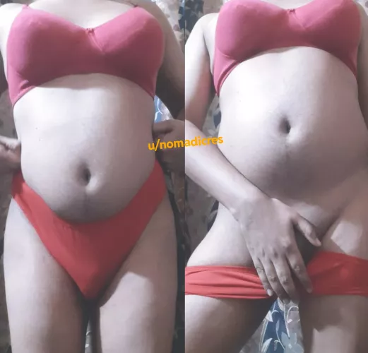 Do you like my shades of red? by nomadicres