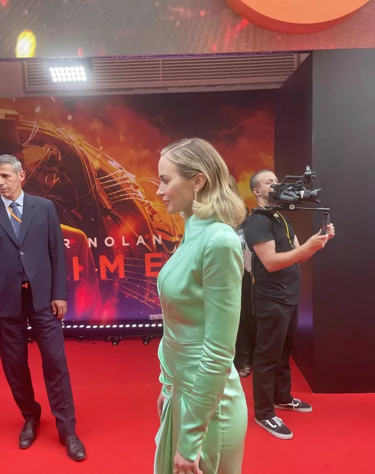 Emily Blunt posted by Routine-Bass-1790