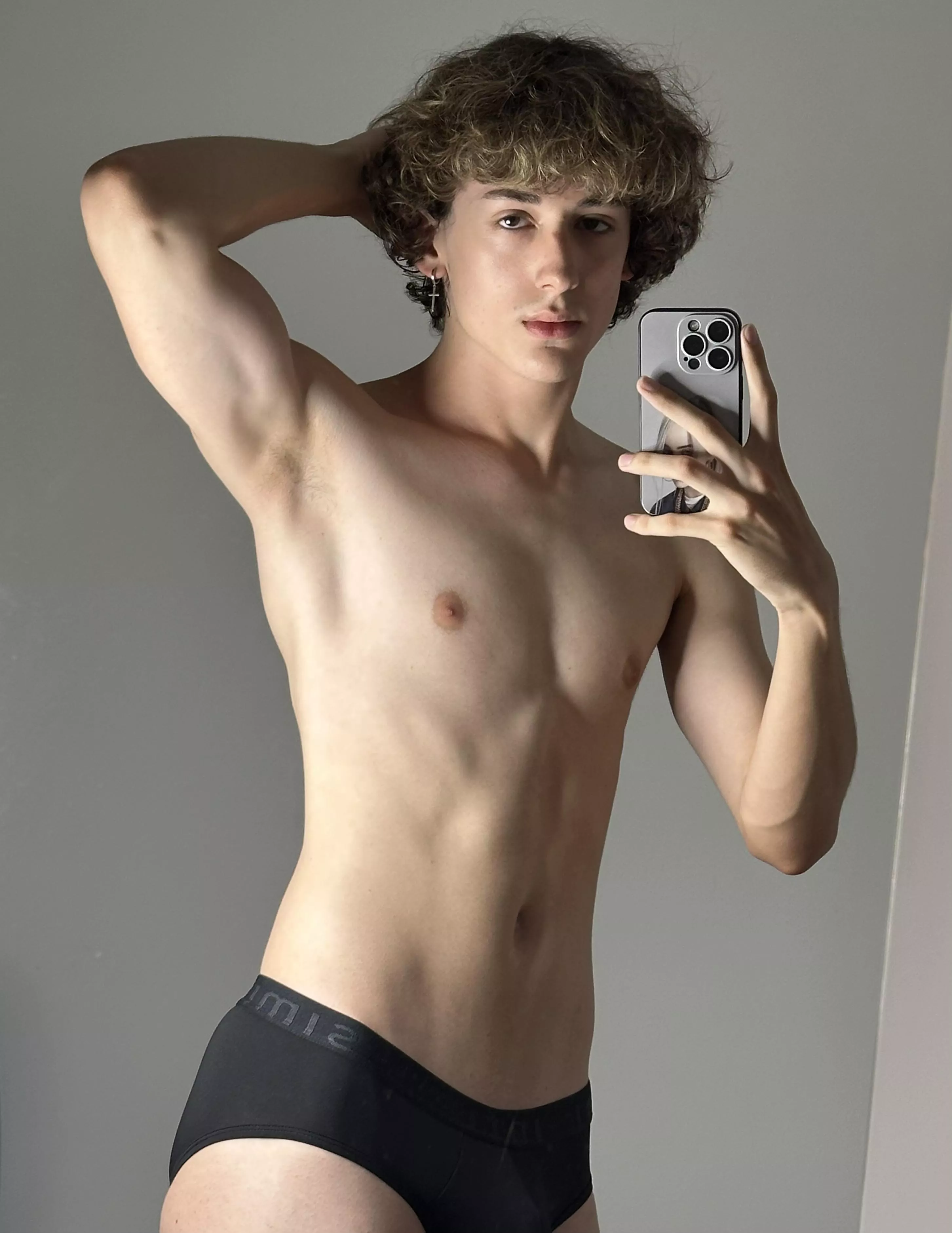 feeling pretty hot today :) posted by itsgomesofc