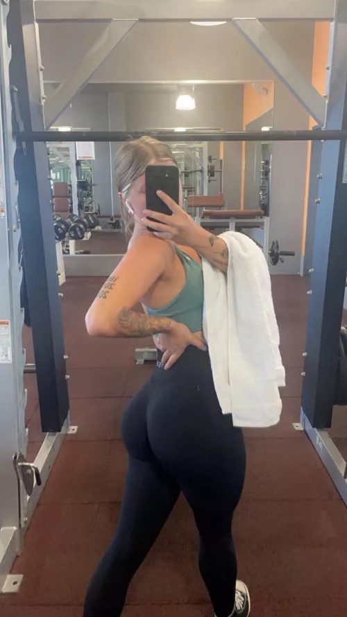 finally 18 wanna take me ? by LasTapiak