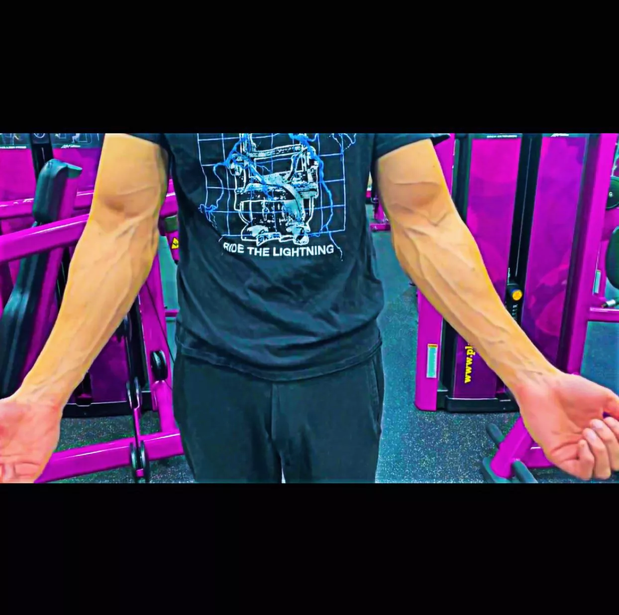 Forearm Pump 💪 posted by tommystrokes_