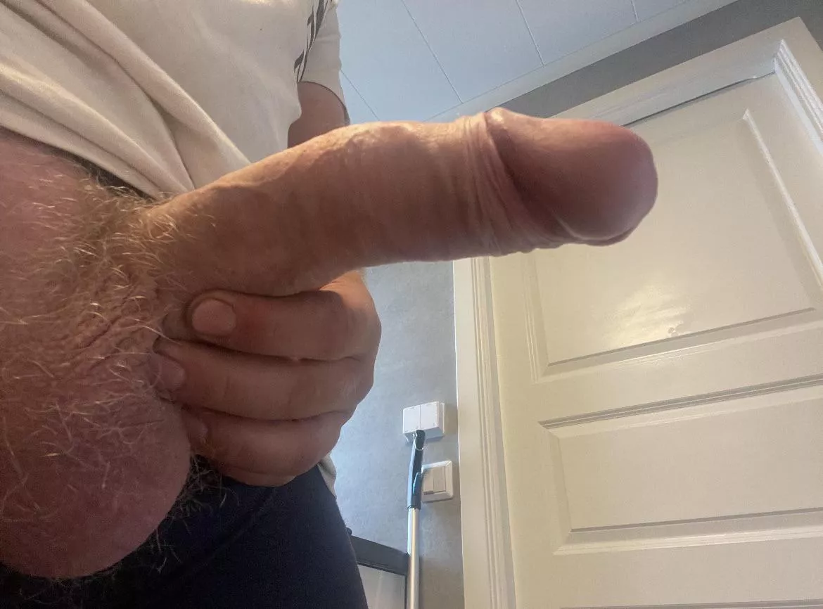 Fuck so horny right now Wanna play ;) posted by Spiken94