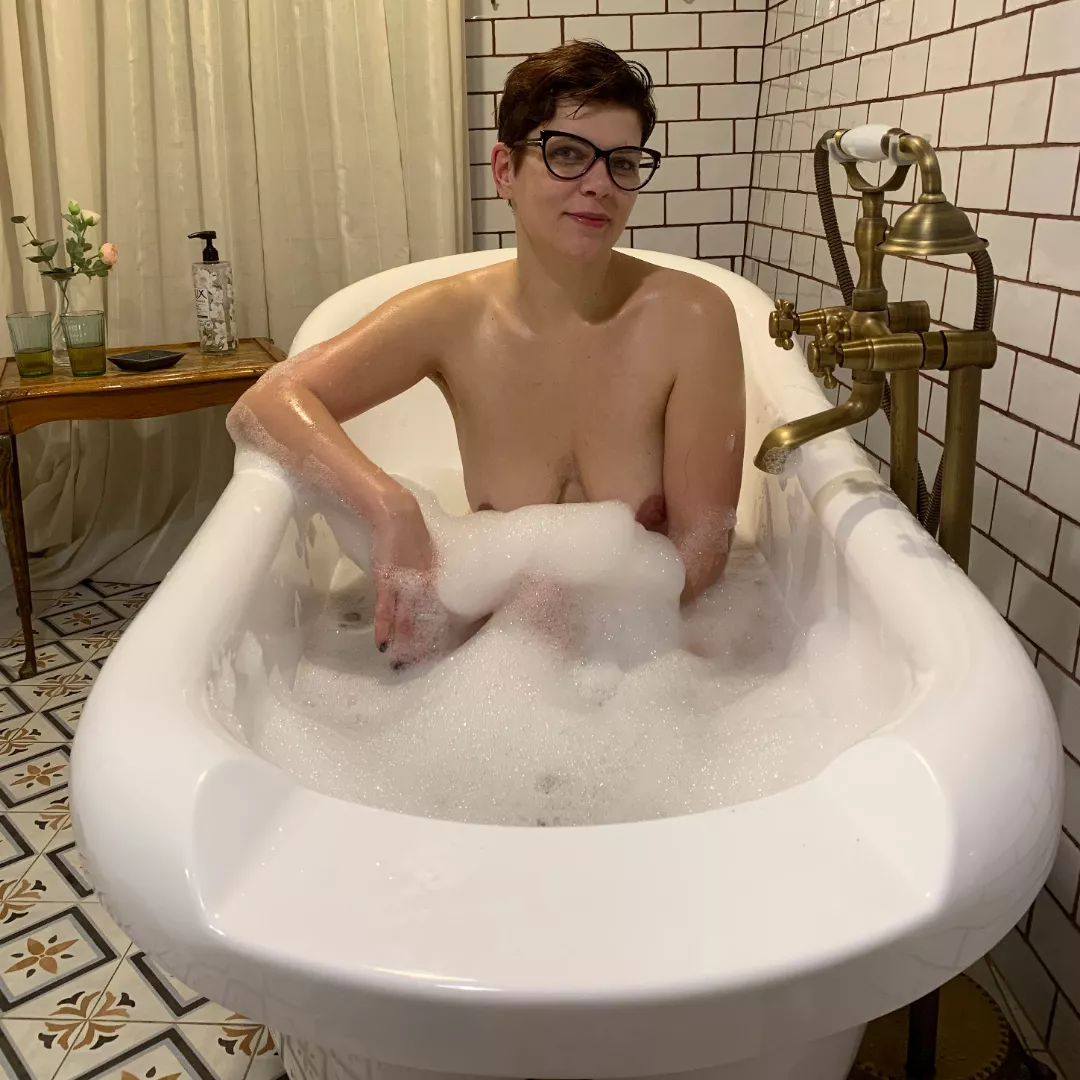 Hi...I am Christy posted by chrystinka