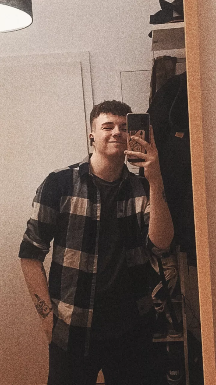 Hope everyone's having a good day :) wanna chat? posted by Odd_Bean-_-