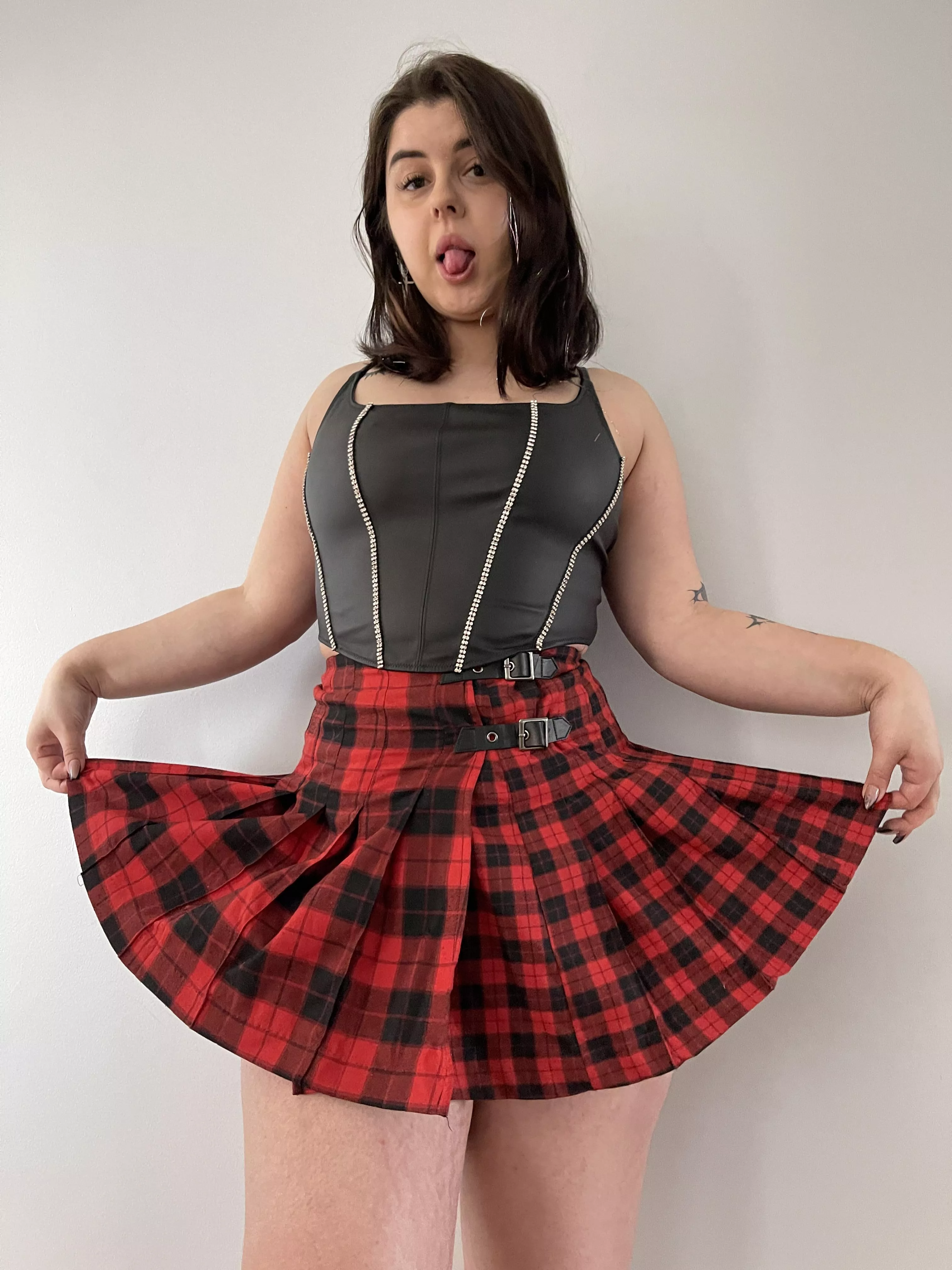 I want you to touch and fuck my ass until I'm screaming in pleasure posted by ProfessionalFirst903
