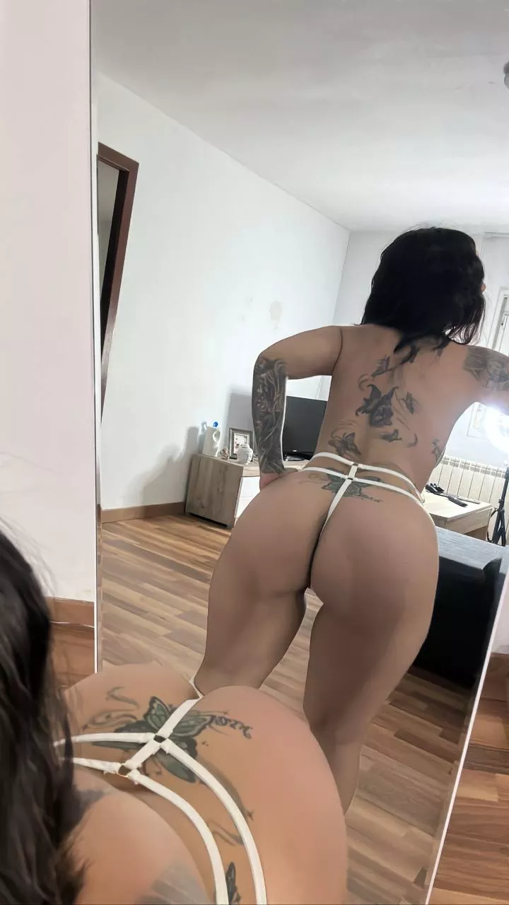 Let me push this massive curvy Ass against your cock posted by PrudentMechanics