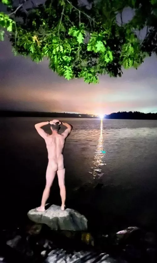 Looking out over the ocean 🌊 🍑😉 by niceassboy99