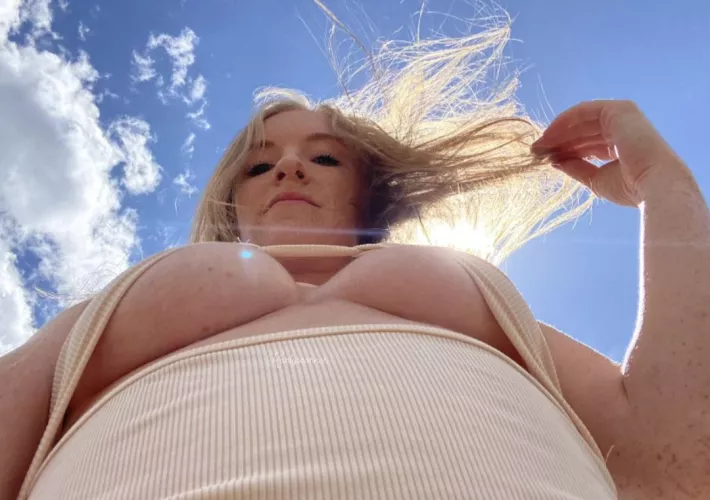 Maybe I should wear dresses like this more often by Nervous_Wrongdoer_82