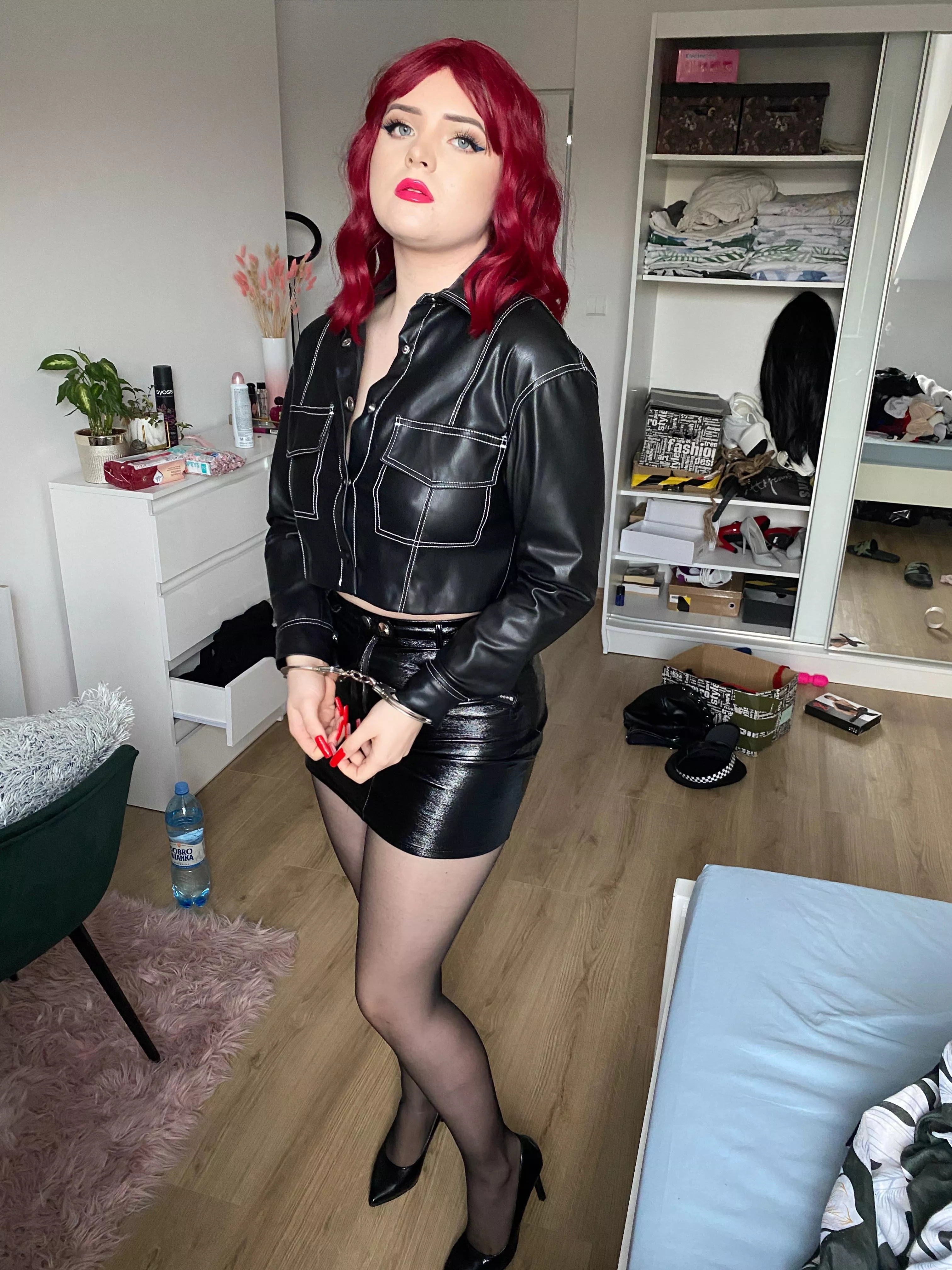 secretary look posted by Navlia