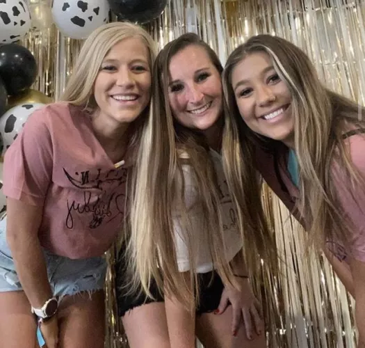 Selfie girls :) by Immediate-Ad-3472