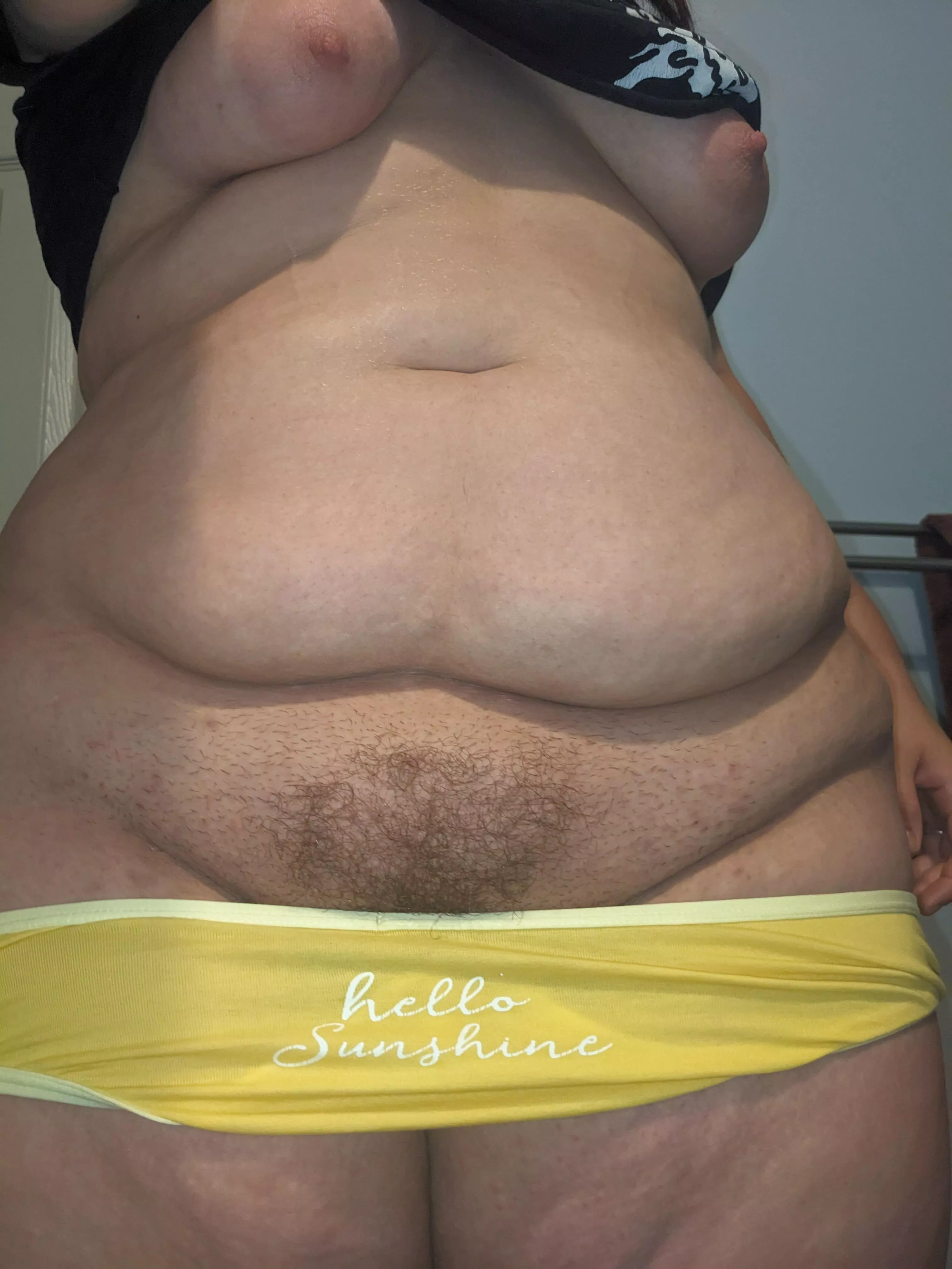 Should I fully grow out my bush? 🥰 posted by moxxxijpg