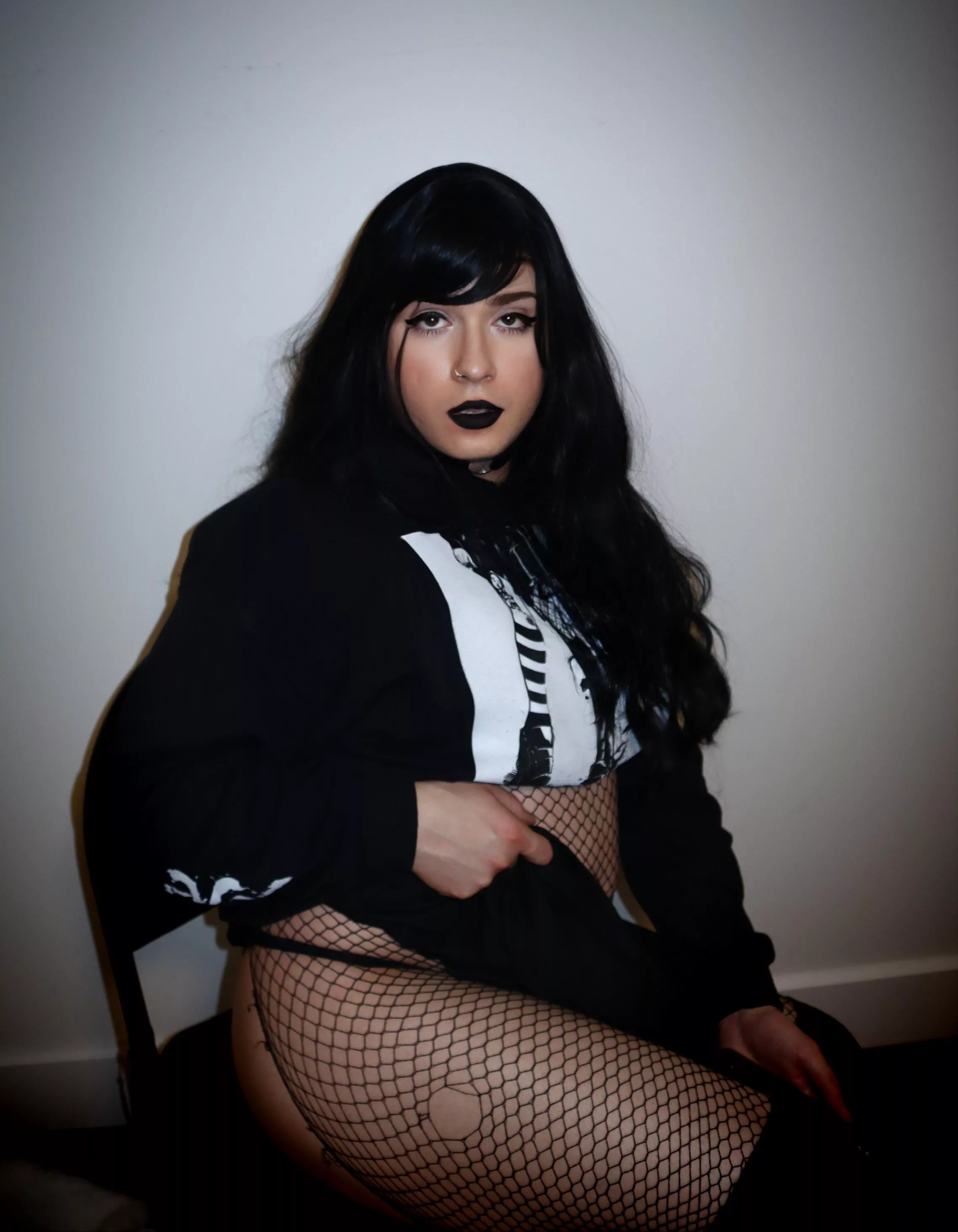 Sorry for the thickness 💚🖤 posted by Danikanox