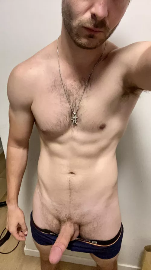 The heat made me do it 🥵 by paradescarg