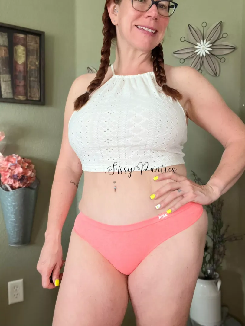 Want a little sniff and taste of this mature fet friendly redheaded milf? You know you do. Let’s make it happen. See pinned posts and dm to get yours. [usa][selling] starting at $30 by S4ssypanties