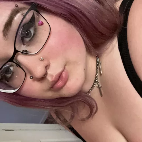 you need a goth gf :) by goddesskarma3