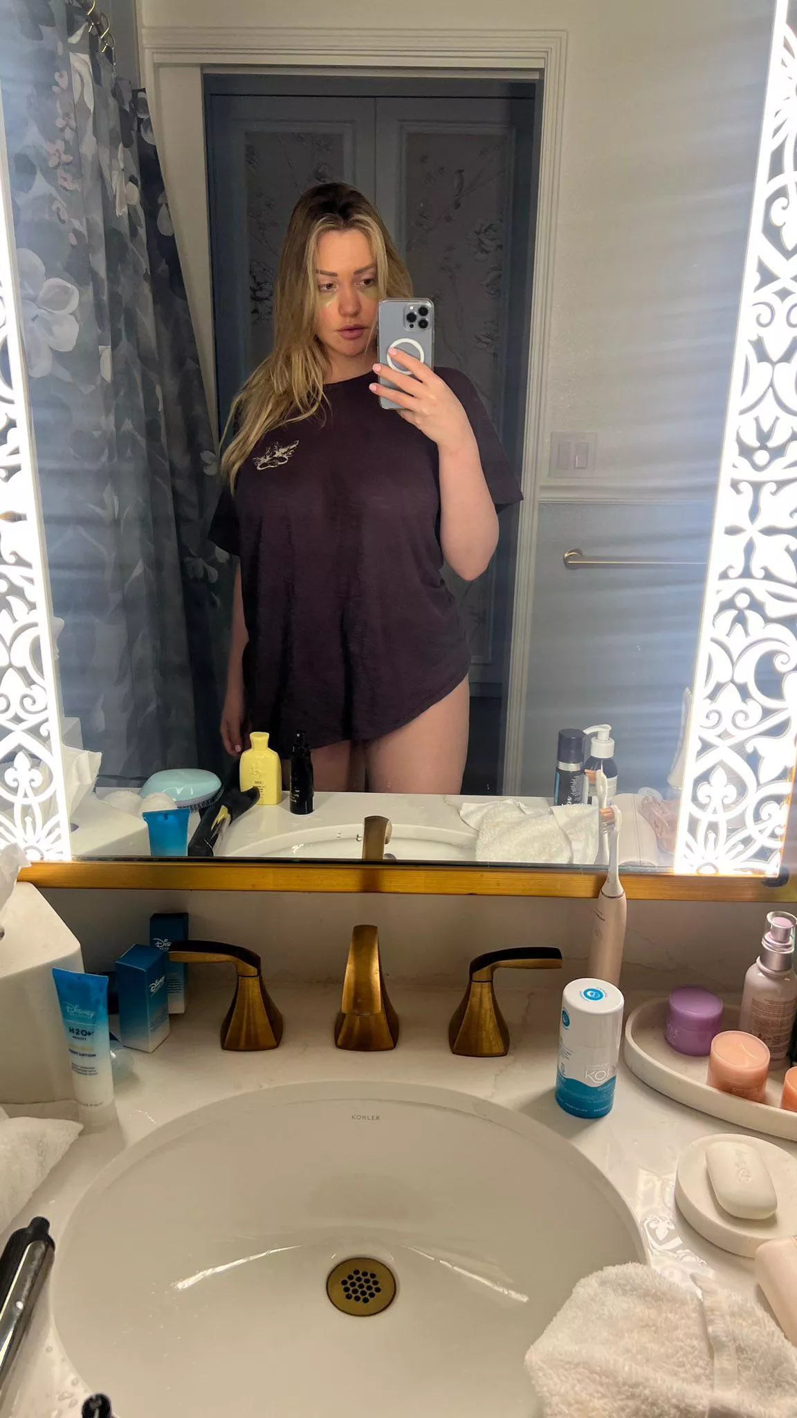 You’re just gonna scroll by without saying hi? posted by Gooneruk69